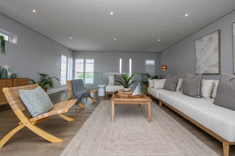 4 Bedroom Property for Sale in Summerstrand Eastern Cape